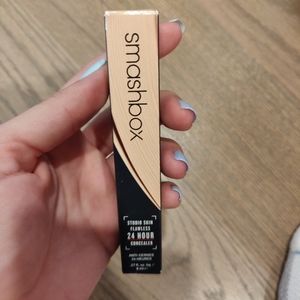 SMASHBOX Studio Skin Flawless 24 Hour Concealer - Light Medium Warm Peach